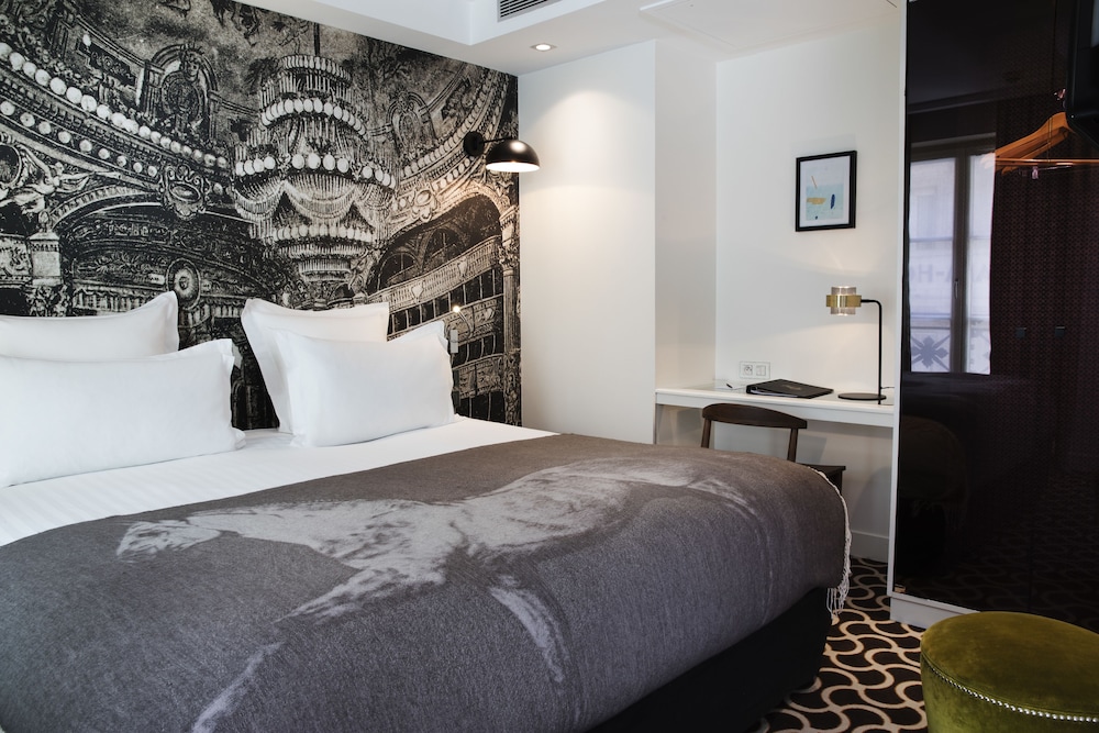 Deluxe Suite (Parisienne) thumbnail 6