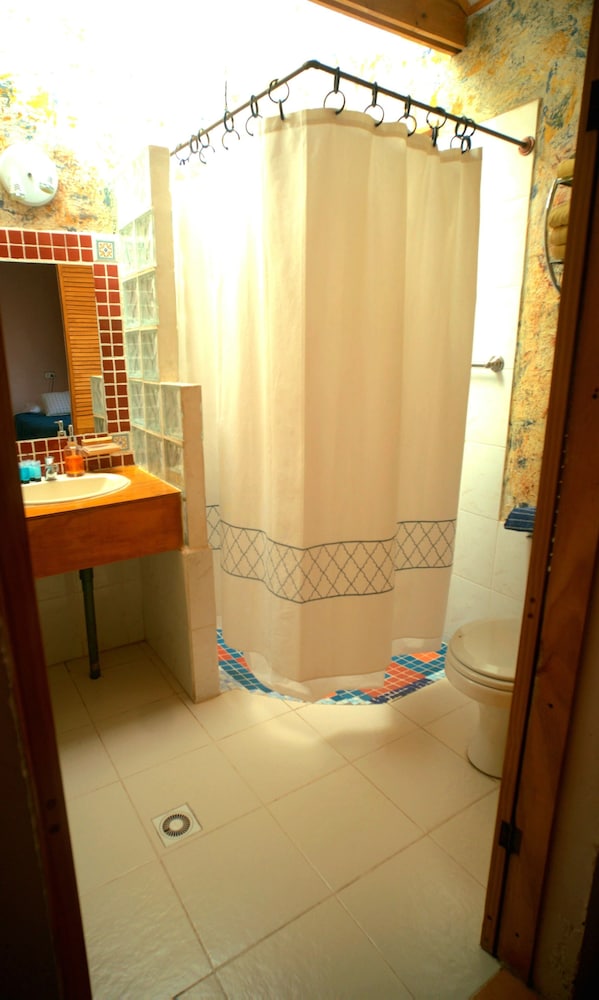 Superior Triple Room, Multiple Beds, Private Bathroom, Courtyard Area photo 2