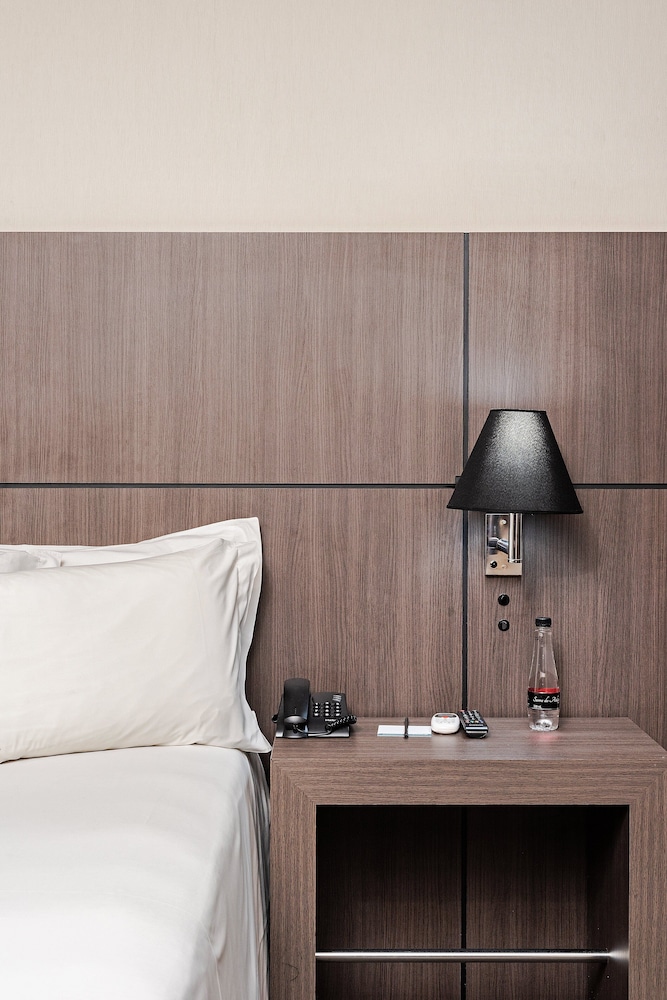 Deluxe Double Room, Accessible - Photo 2