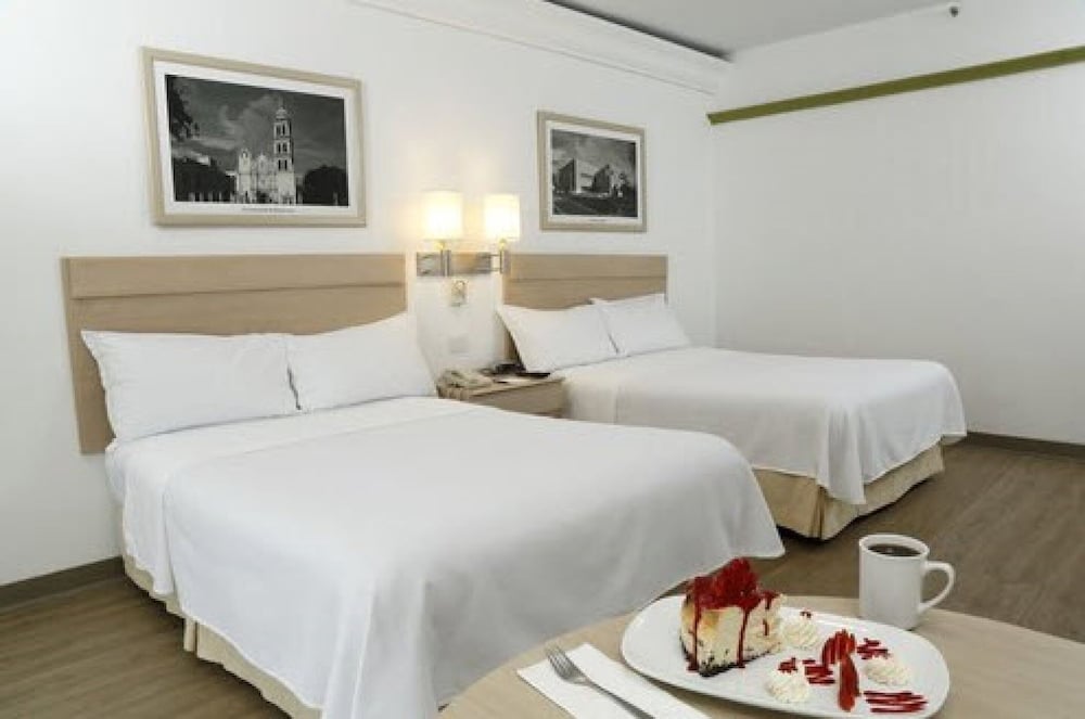 Superior Double Room, 2 Double Beds - Photo 2