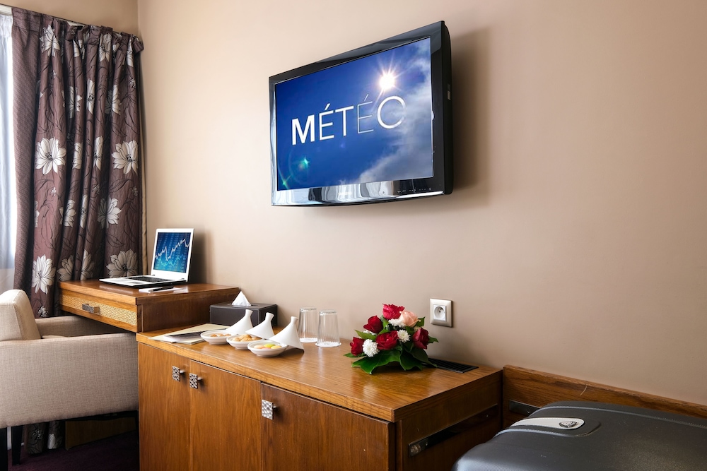 Deluxe Double Room, 1 Queen Bed, Non Smoking, City View - Photo 10