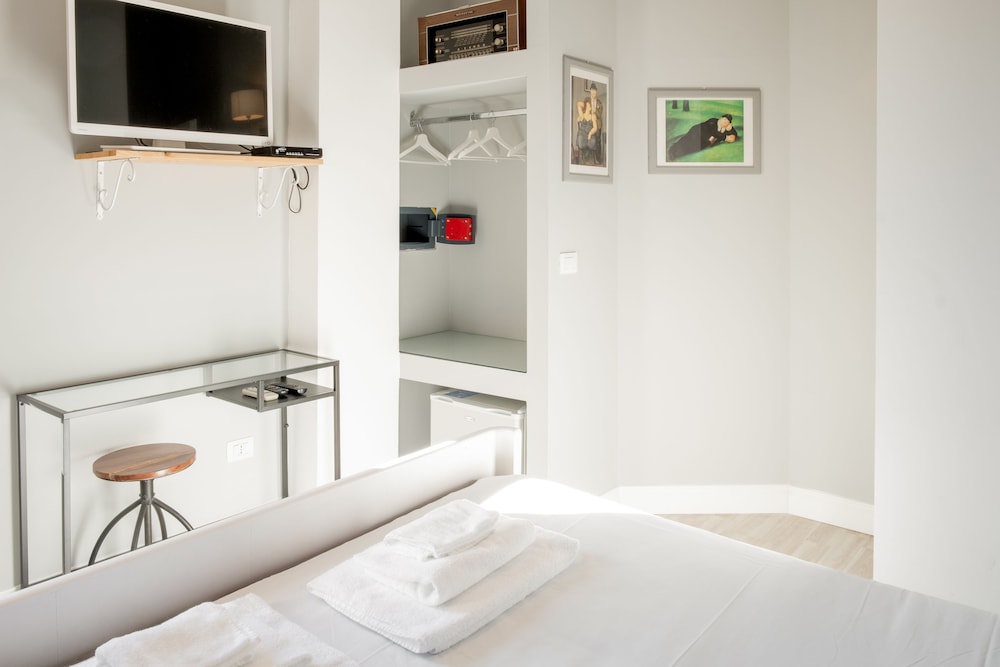 Basic Double Room photo 3