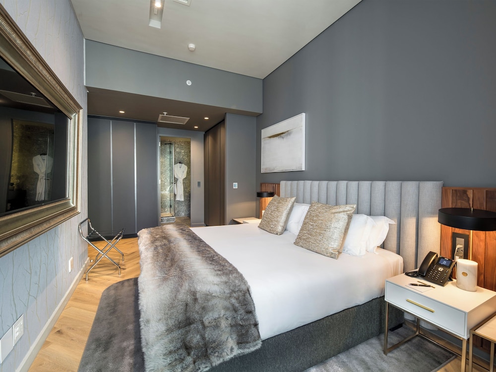 Executive Suite - Photo 5