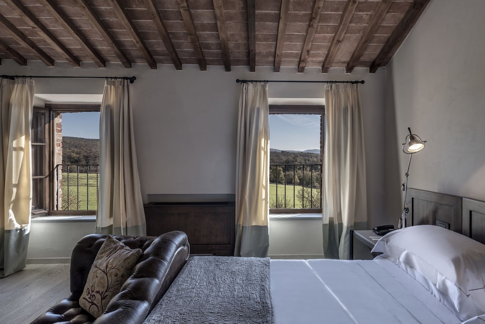 Room (Prestige) - Photo 1
