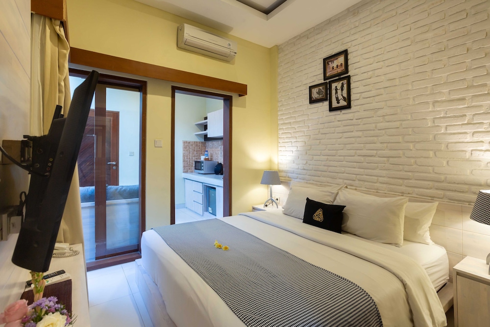 One Bedroom Plunge Pool Villa - Photo 35