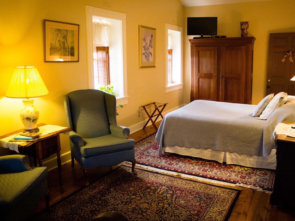 Deluxe Double Room, Private Bathroom (Room 9) photo 1