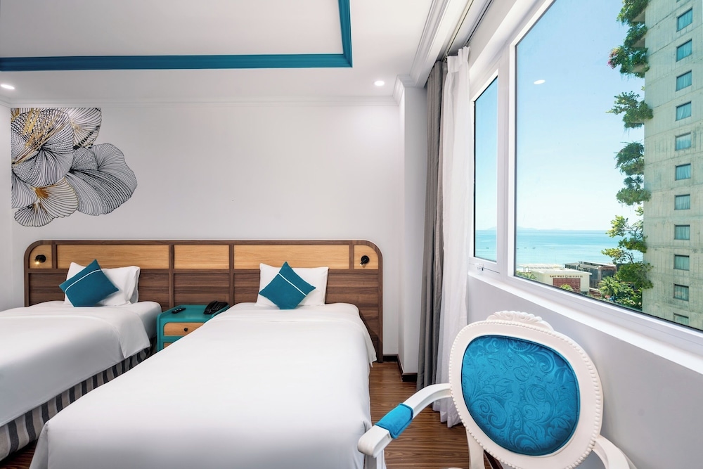 Family Connecting Room Partial Sea View photo 1