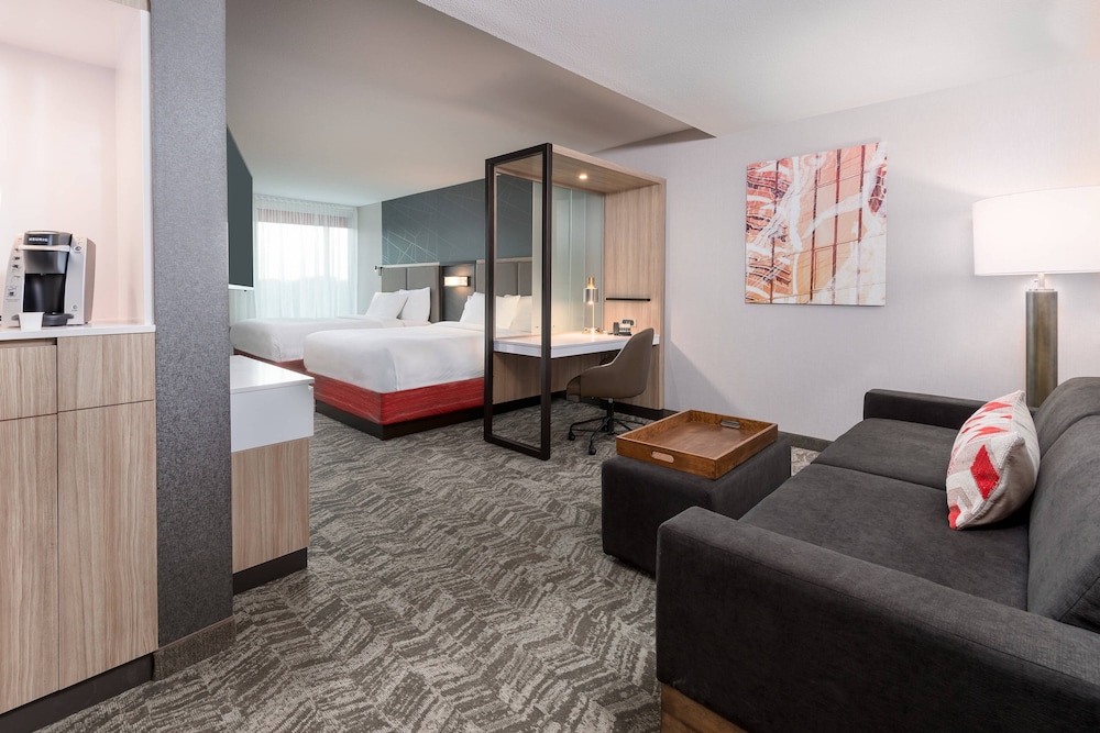 Suite, 2 Queen Beds - Photo 4