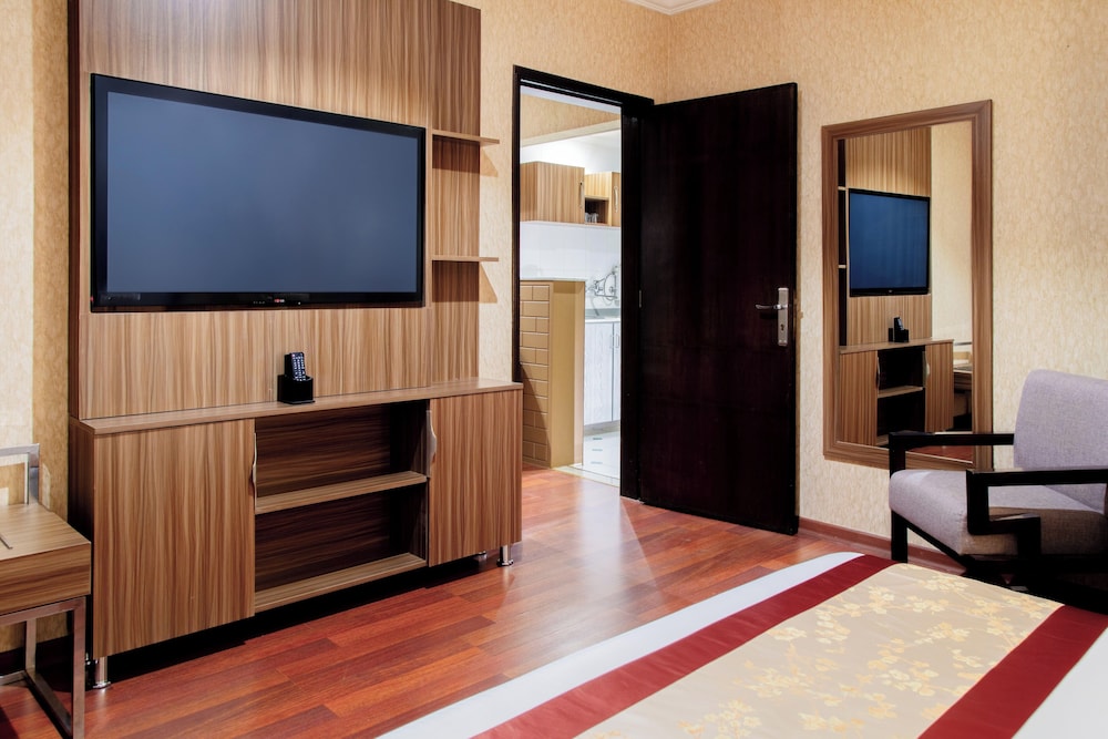 Deluxe Two Bedroom Family Suite