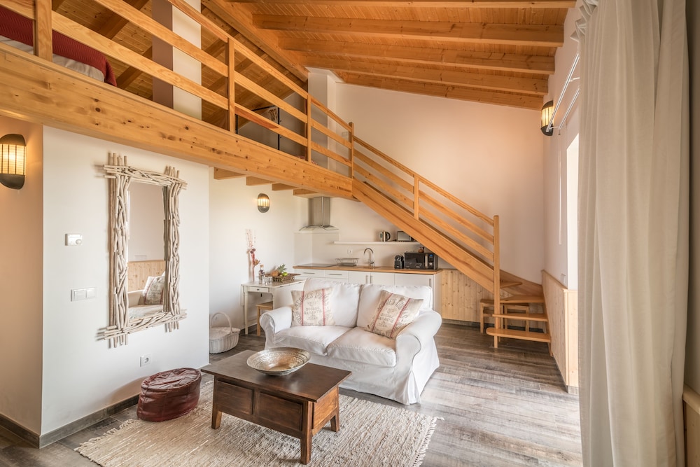 Cottage, Mezzanine photo 2