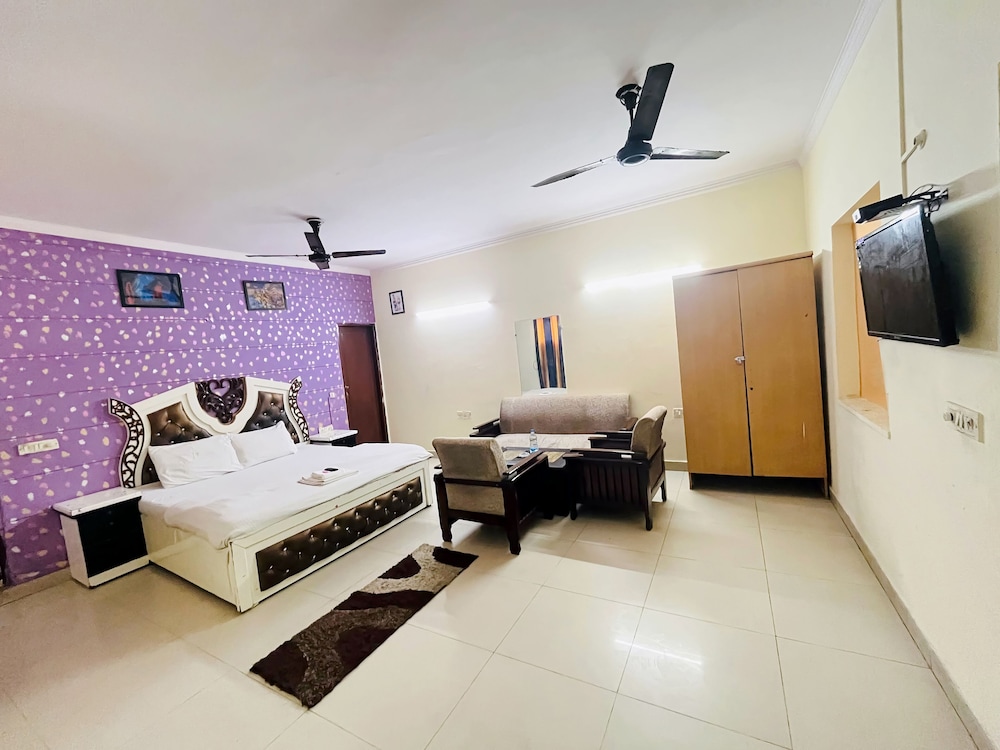 Deluxe Double Room, City View