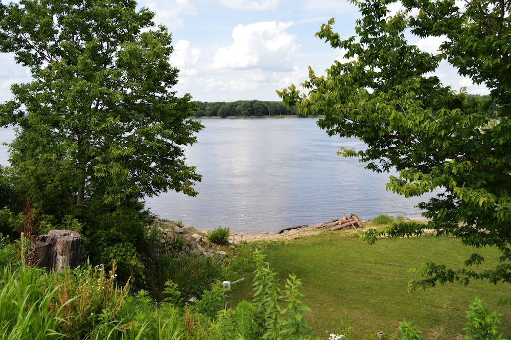 Cabin, River View (Paddle Wheel) photo 3