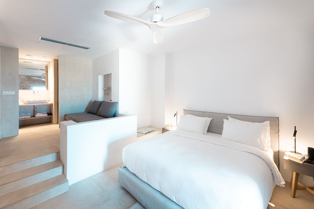 Standard Room, Partial Sea View