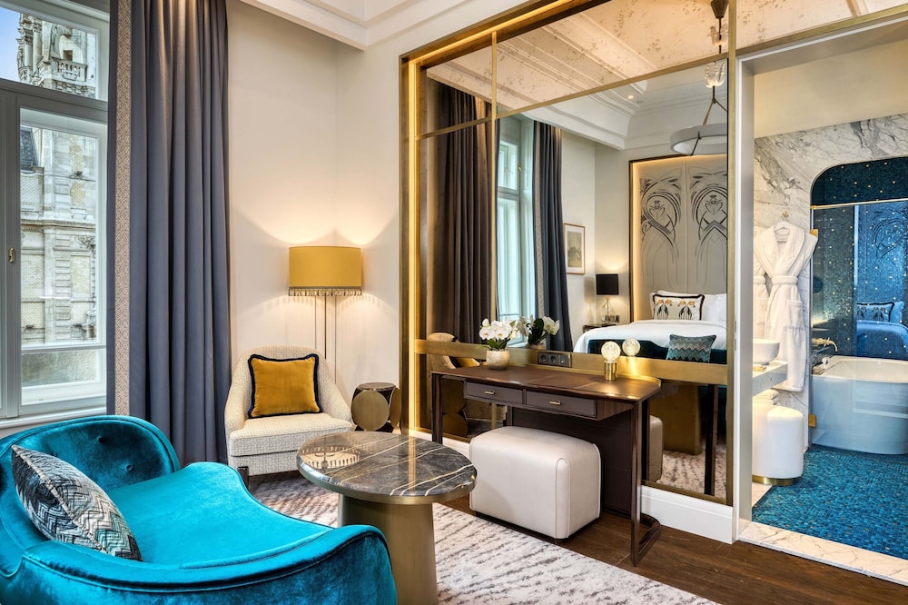 Deluxe Room, 2 Twin Beds, City View - Photo 1
