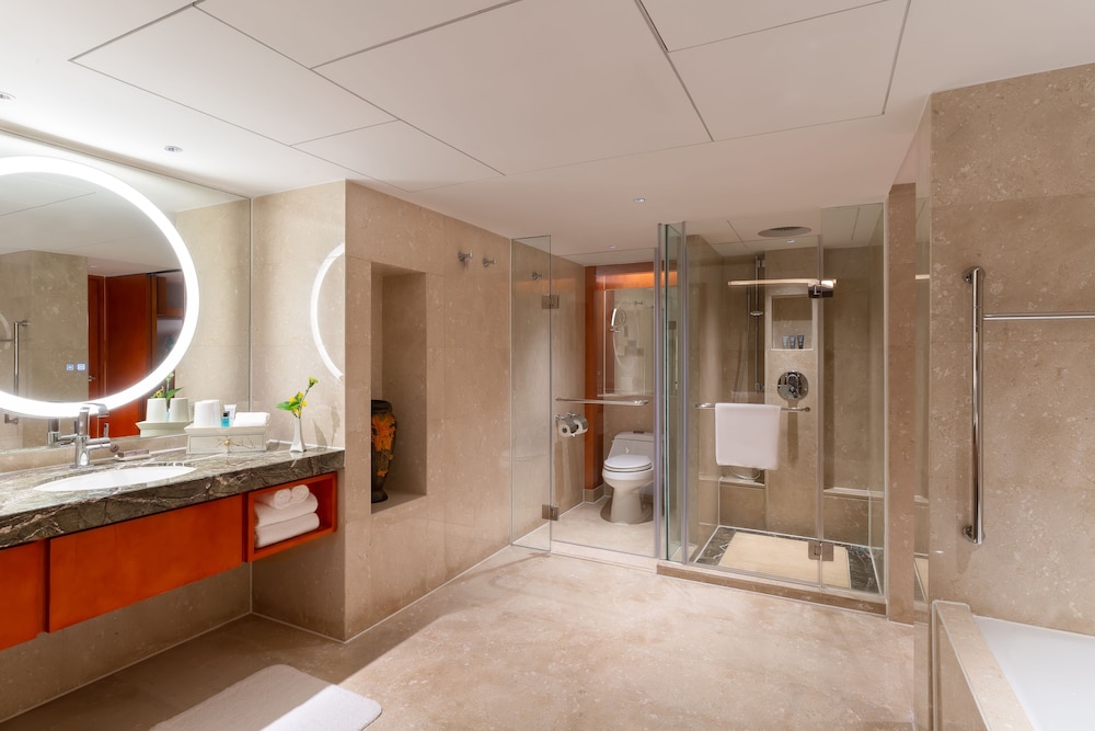 Executive Suite thumbnail 5