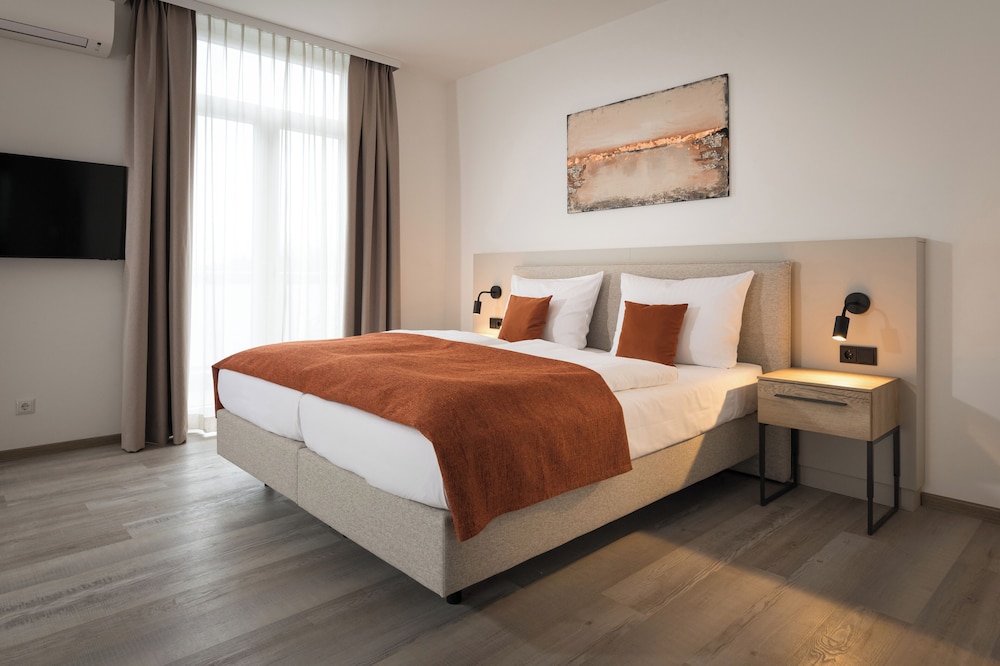 Superior Room (Air-conditioning)
