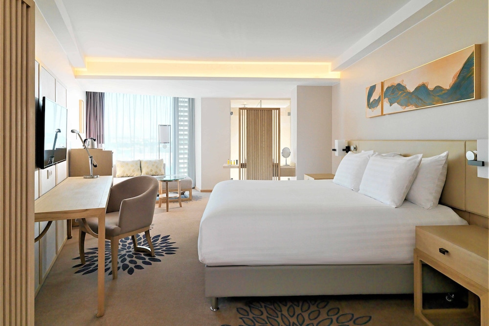 Deluxe Room, 1 King Bed - Photo 1