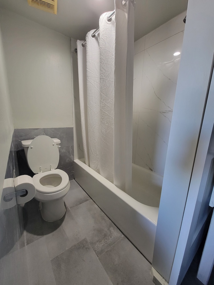 Standard Single Room, 1 Queen Bed - Photo 10