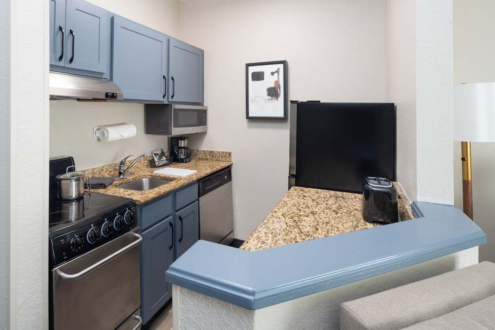Studio, 1 King Bed, Mobility Accessible (Communications, Accessible Tub) - Photo 2