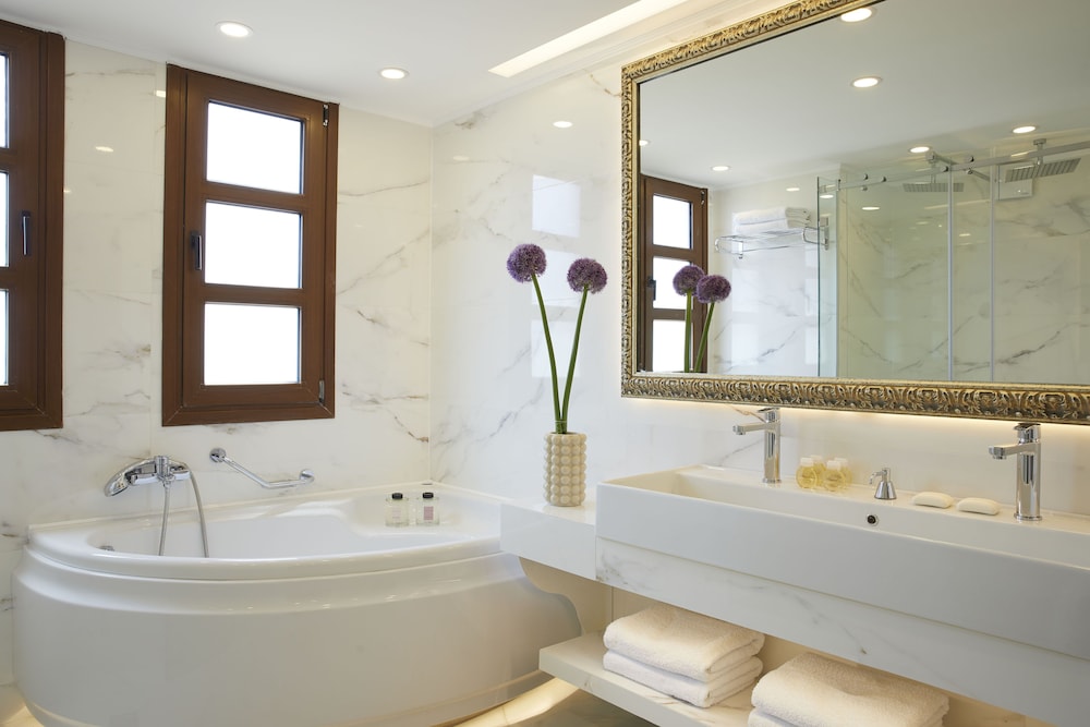 Junior Suite Pool or Sea View photo 2
