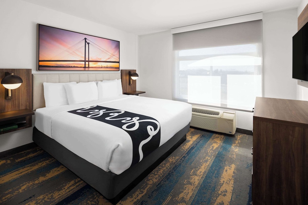 Suite, Multiple Beds, Non Smoking - Photo 2