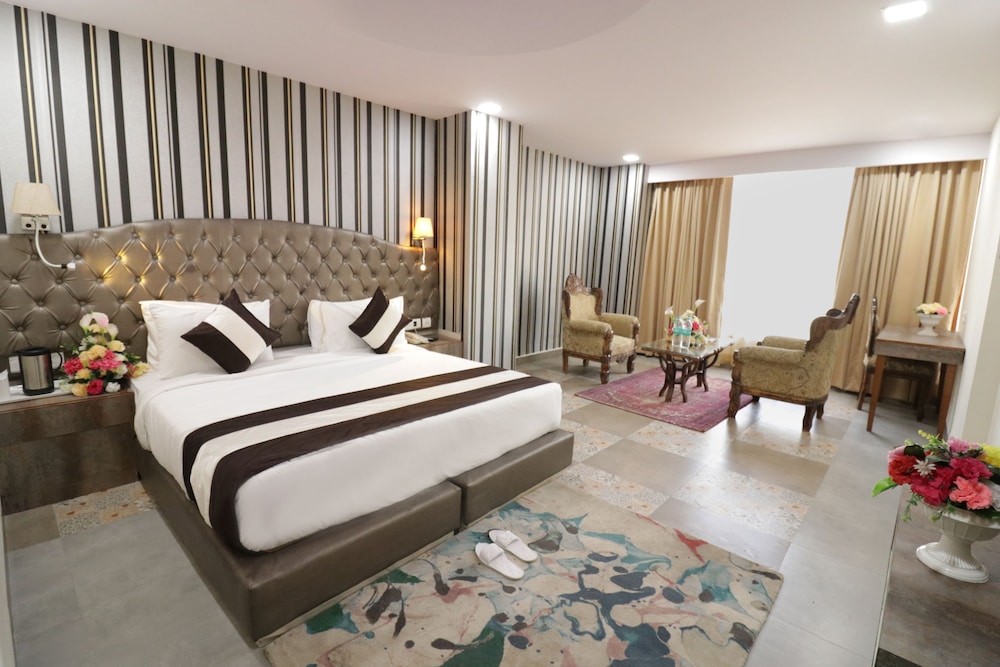 Luxury Room - Photo 7