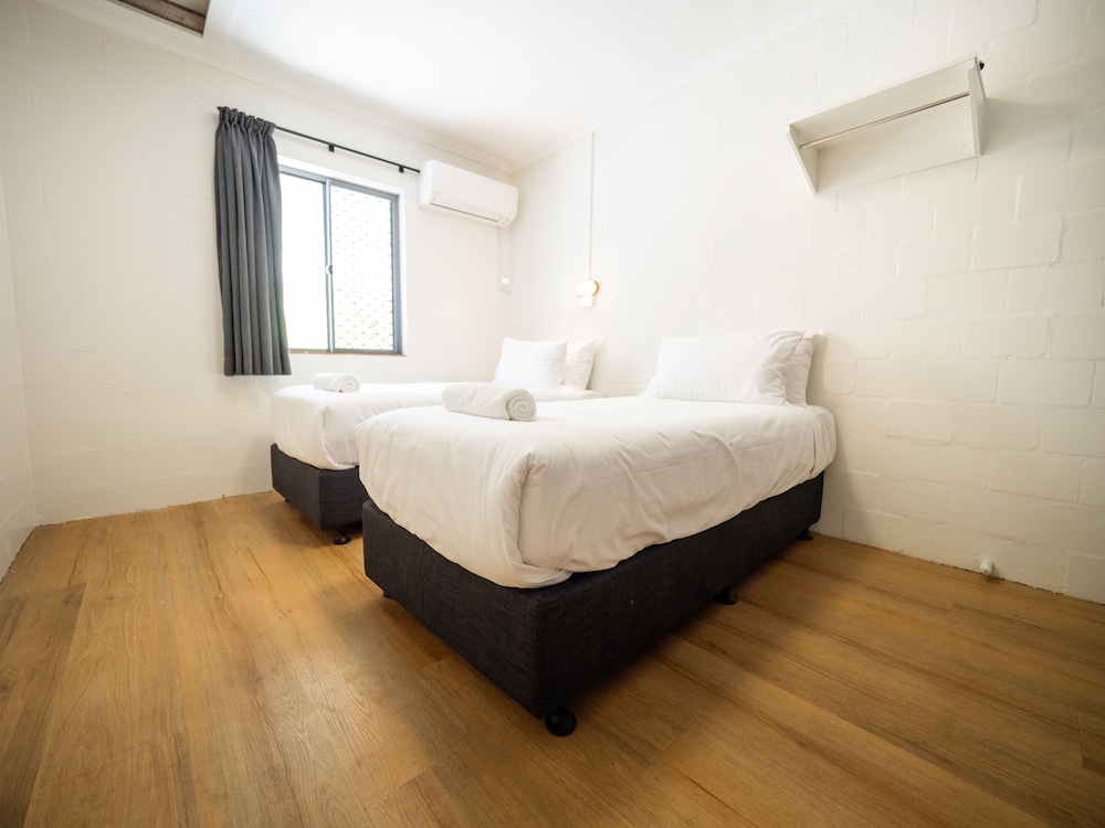 Premium Twin Room, Shared Bathroom photo 3