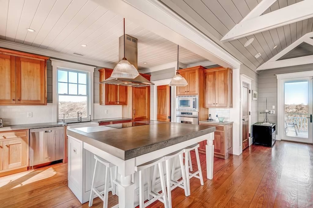 Family House, 5 Bedrooms, Ocean View, Sea Facing photo 3