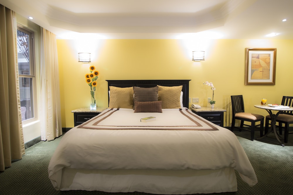 Executive Room