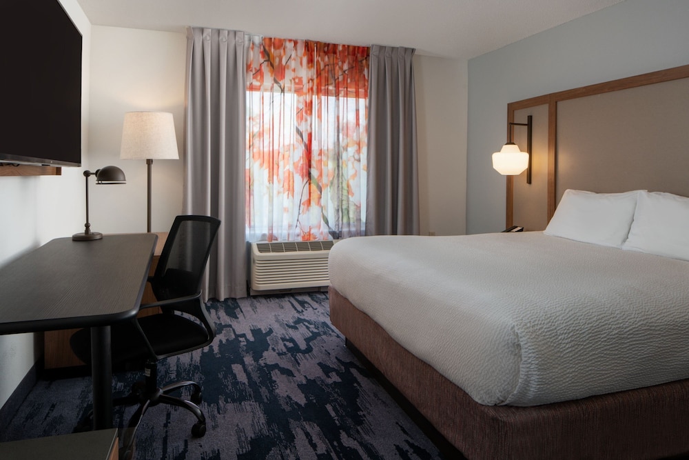 Executive Suite, 1 King Bed with Sofa bed - Photo 5