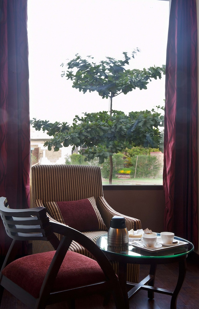 Standard Deluxe Room - Photo 3