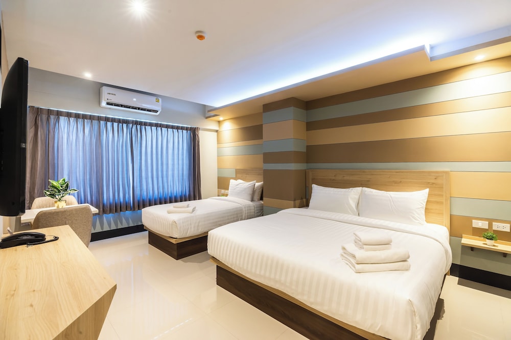 Family Triple Room, Non Smoking, City View