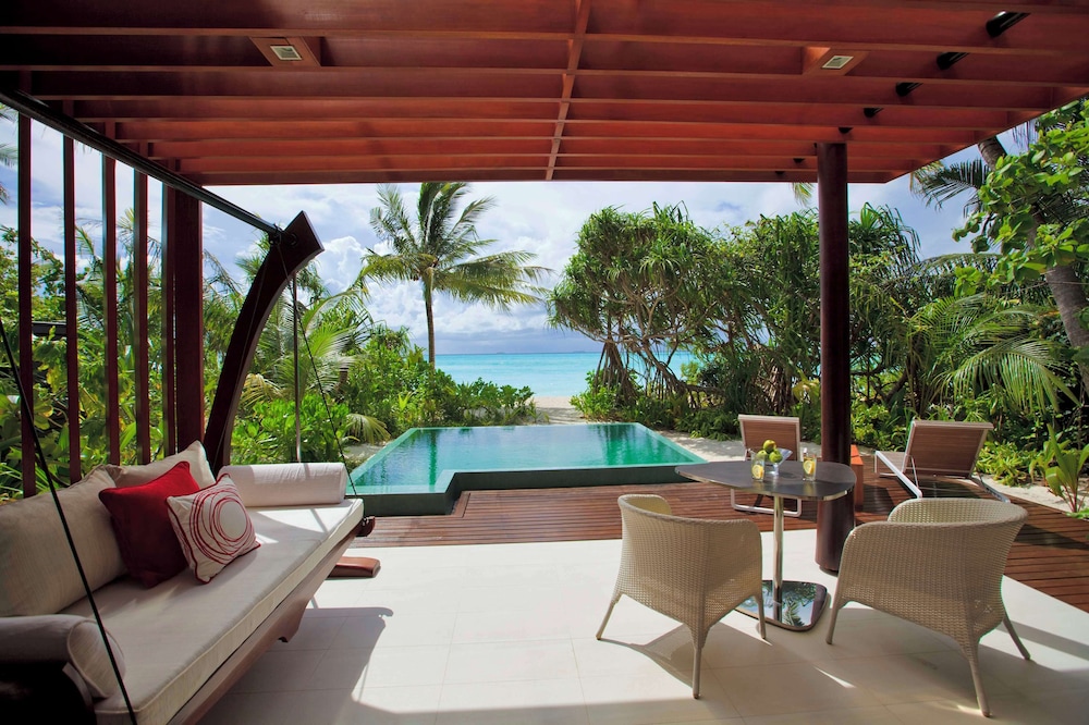 Deluxe Beach Pool Villa - Photo 4