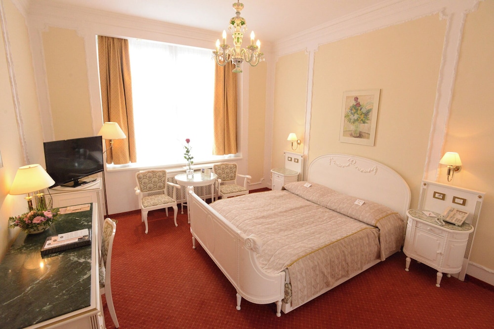 Standard Double Room - Photo 7