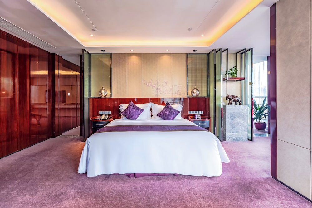Executive Suite, 1 King Bed photo 2