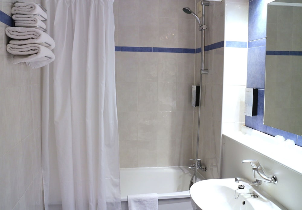 Triple Room - Photo 10