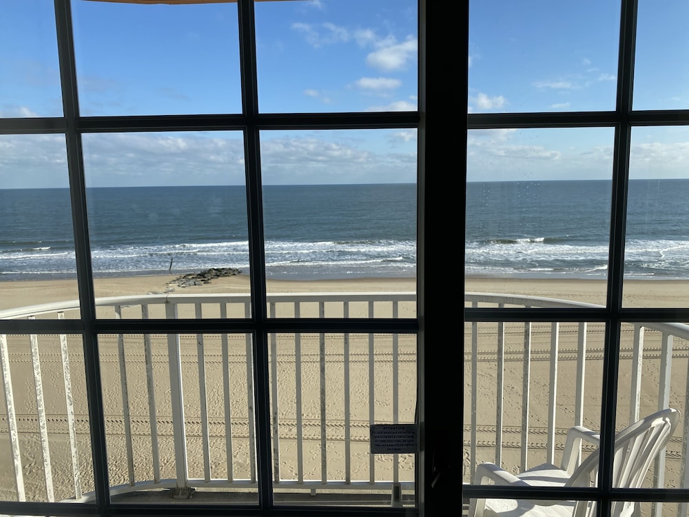 Standard Suite, Ocean View - Photo 4