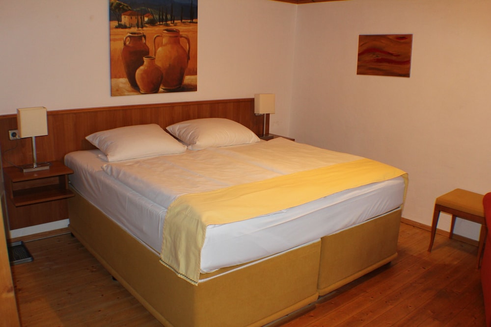 Standard Double Room Single Use, Non Smoking photo 3