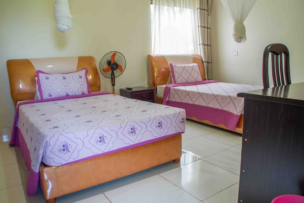 Standard Twin Room photo 3