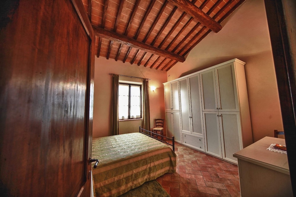 Apartment, 3 Bedrooms, Pool View photo 2