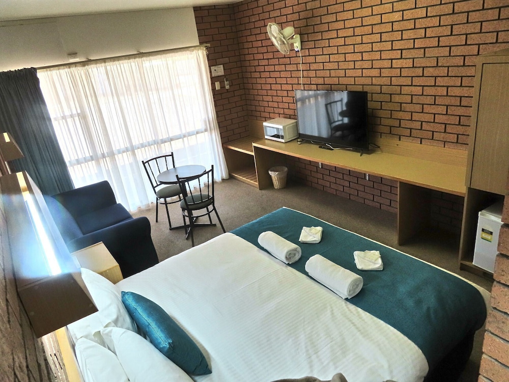 Superior Room, 1 King Bed photo 2