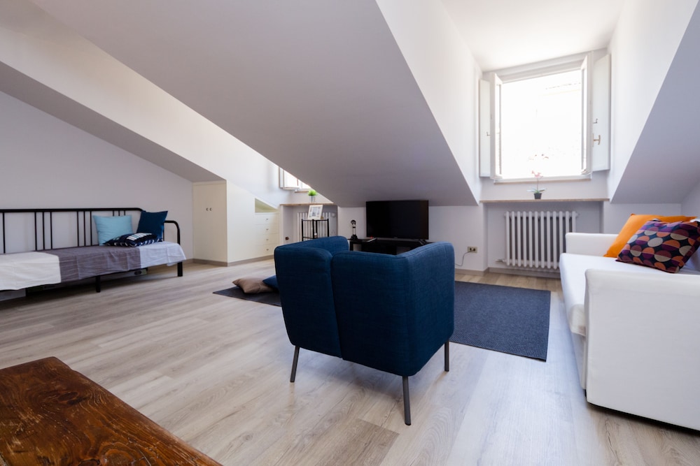 Studio (Modern Studio Close To Porta Nuova)