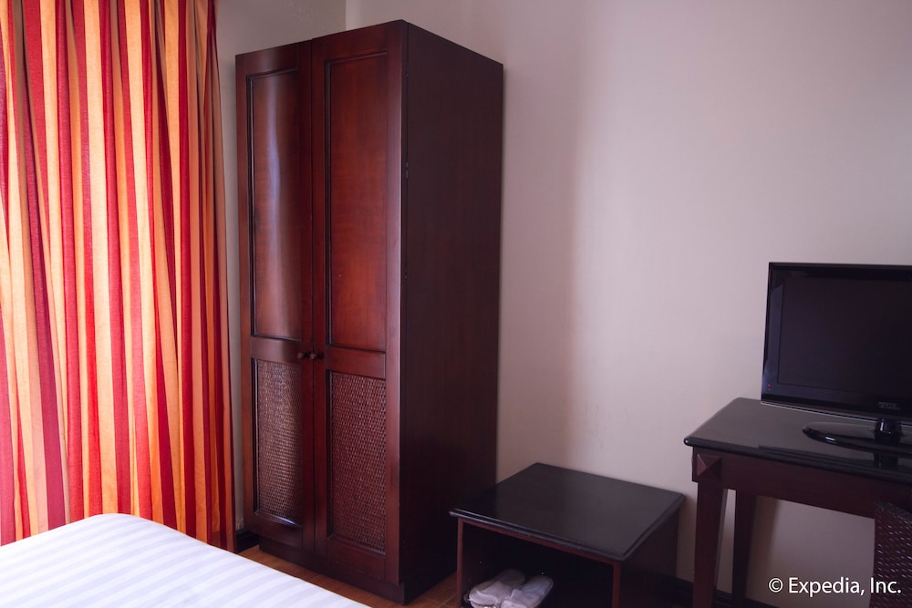 Deluxe Room - Photo 10