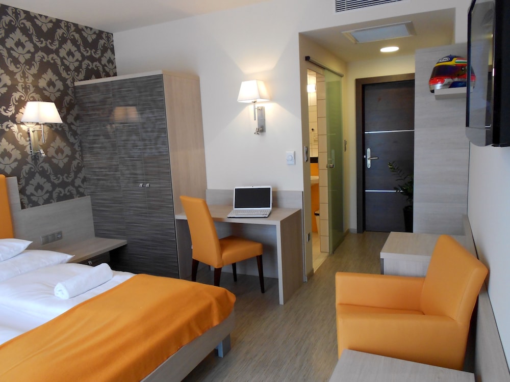 Premium Single Room photo 3