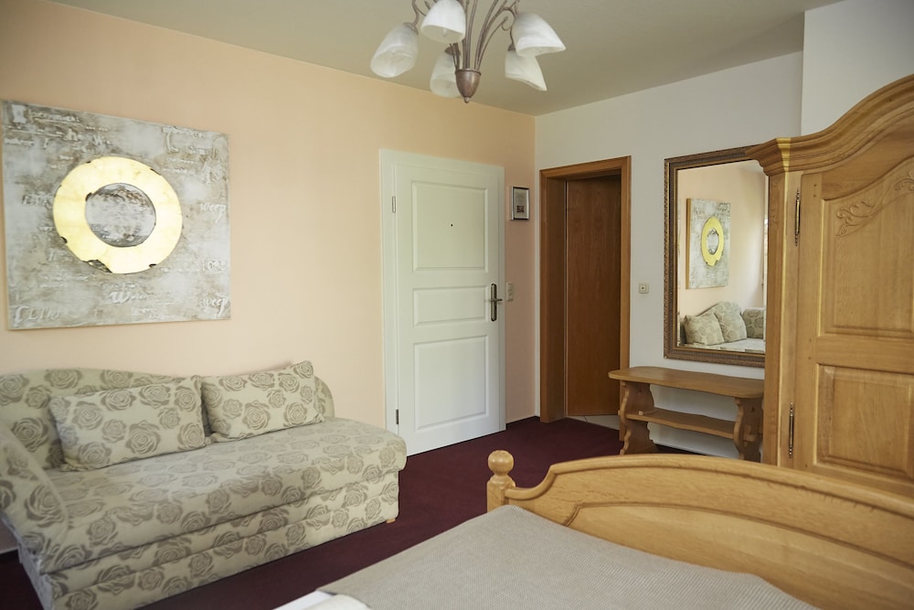 Standard Double Room - Photo 4