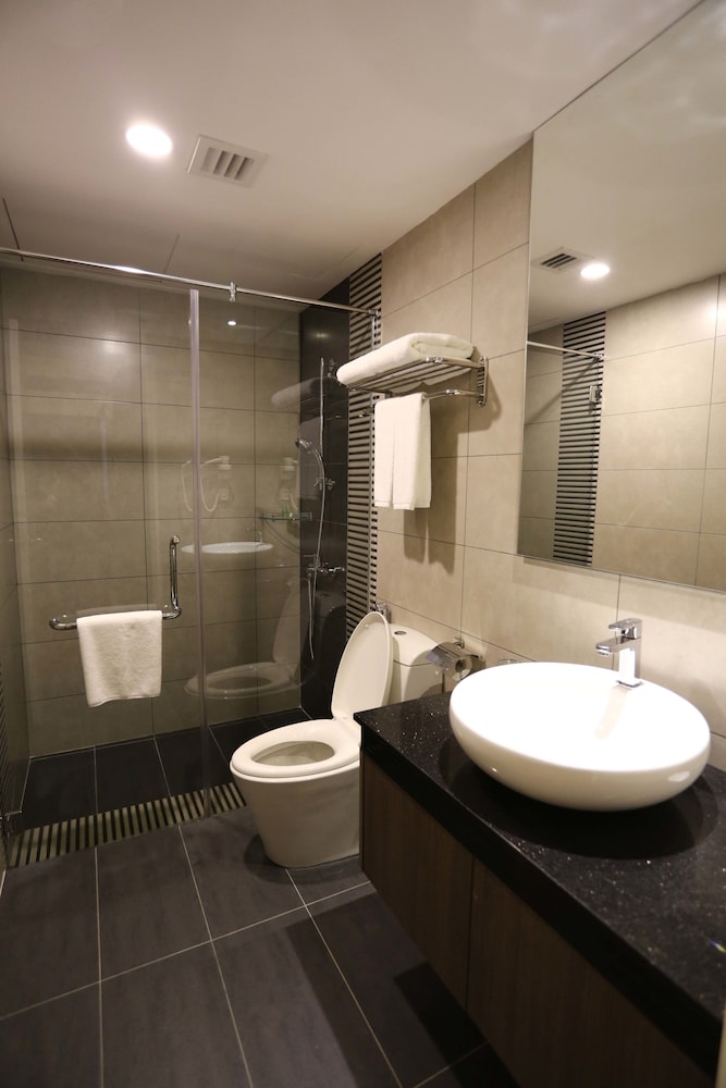 Executive Deluxe Suite - Photo 12
