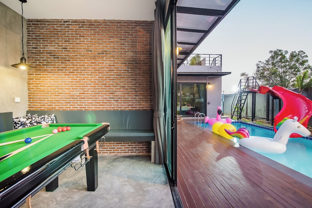 Four-Bedroom Villa - Photo 16