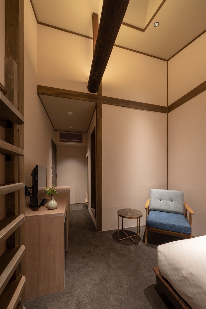 KAZE Triple Room photo 2