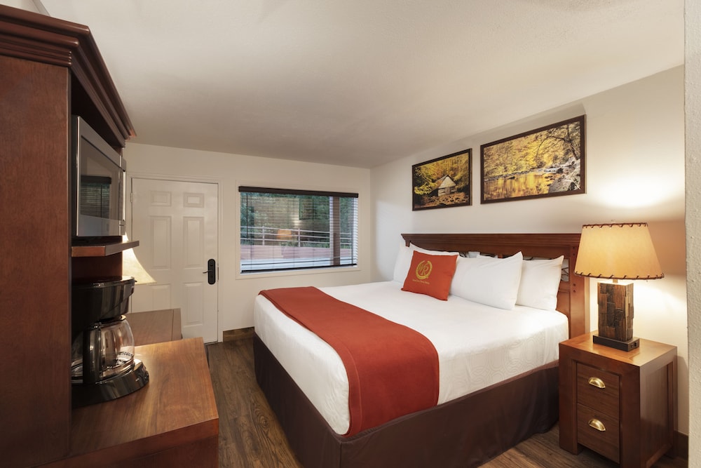 Traditional Room, 1 King Bed - Photo 2