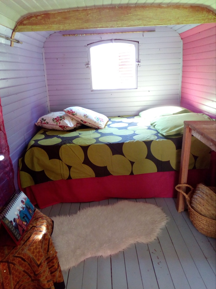 Tzigane caravan in Drome Provencale photo 1